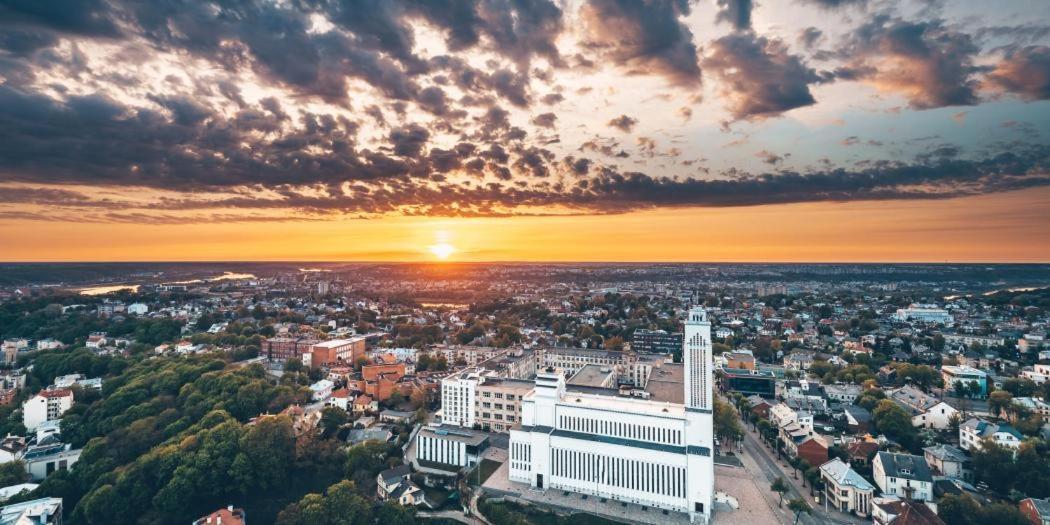 Stay In Kaunas & Radio City - Free Parking Bagian luar foto